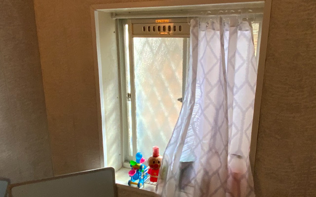 工事前の浴室窓